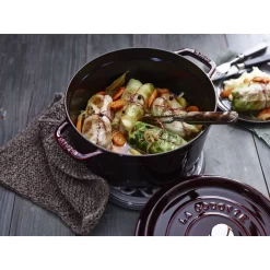 Staub Cocotte 24 Cm, Rund, Grenadine-Rot, Gusseisen 9 Staub Cocotte 24 Cm, Rund, Grenadine-Rot, Gusseisen -STAUB Küche 424424330