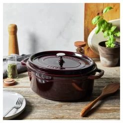 Staub Cocotte 31 Cm, Oval, Grenadine-Rot, Gusseisen -STAUB Küche 750058436